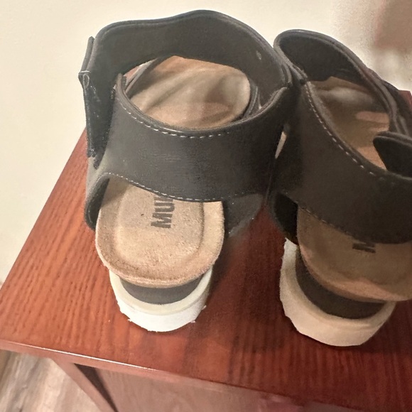 Muk Luks Suprano black wedge sandals size sandals size 10 - Picture 6 of 13